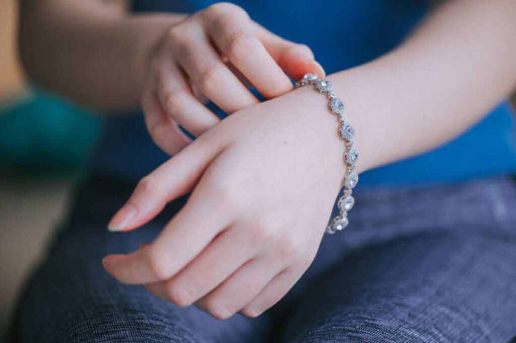 Studying the Spiritual Significance of Jade Bracelets